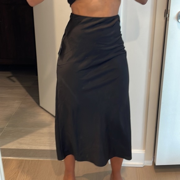 Forever 21 Dresses & Skirts - *NWT* Forever 21 midi satin skirt - size small